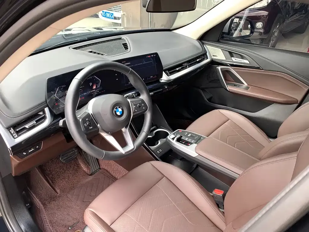 BMW X1 — фото 10