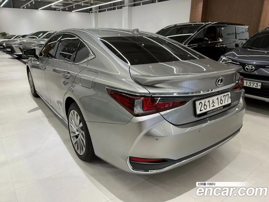 Lexus ES 2025 из KR, фото 2
