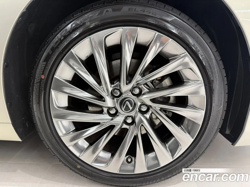 Lexus ES 2025 из KR, фото 5