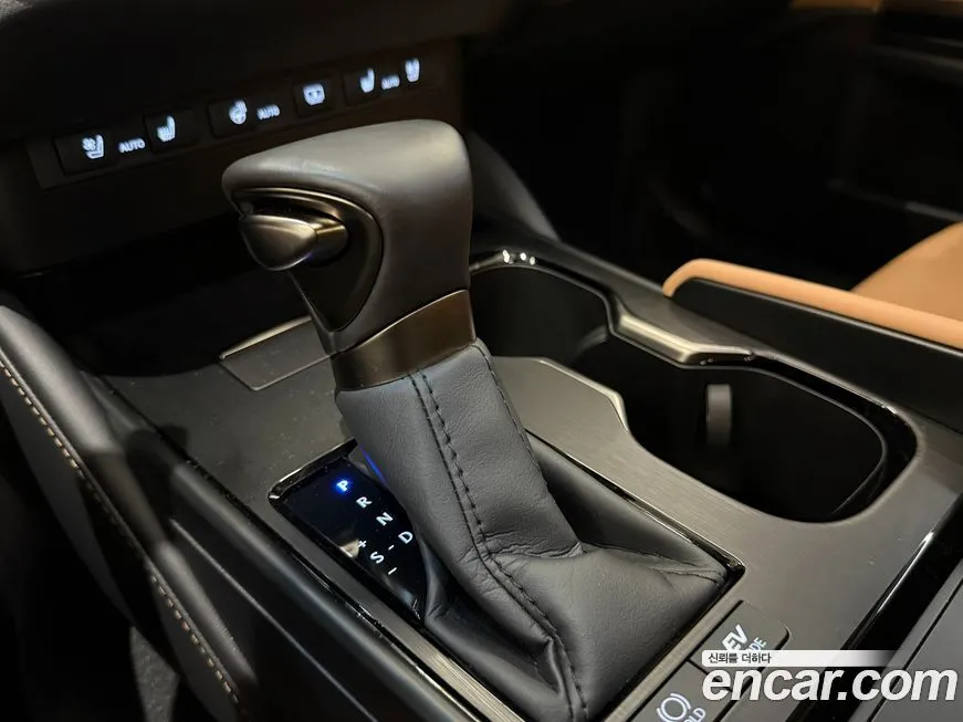 Lexus ES 2025 из KR, фото 9
