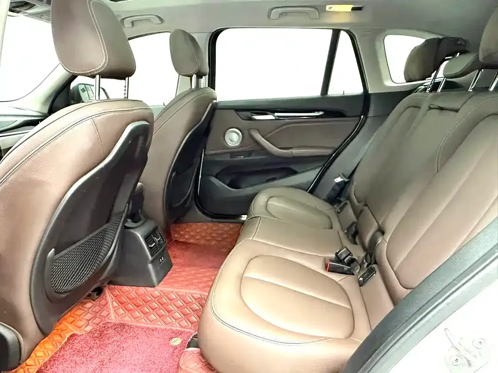 BMW X1 2021 из CN, фото 6