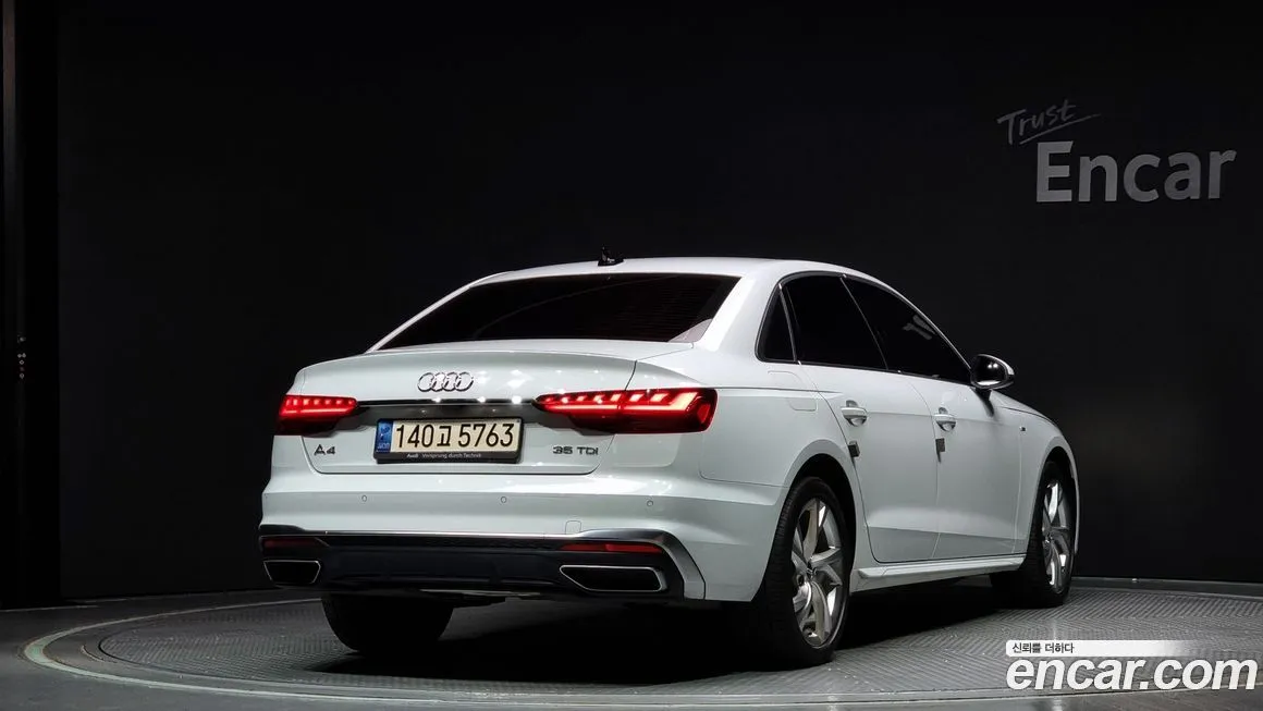 Audi A4 — фото 2