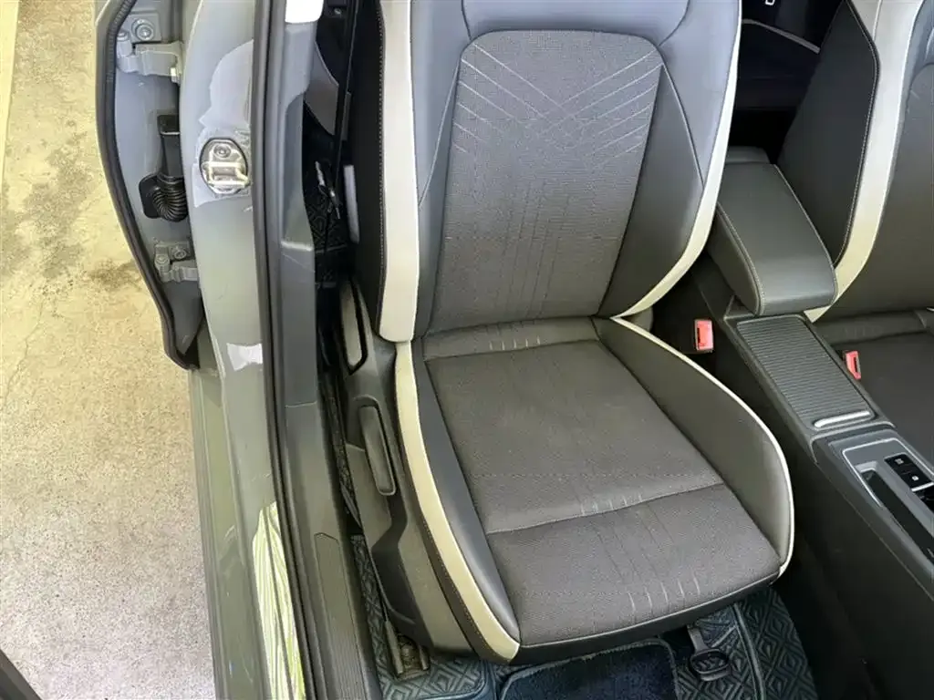 Volkswagen Golf 2022 из CN, фото 2