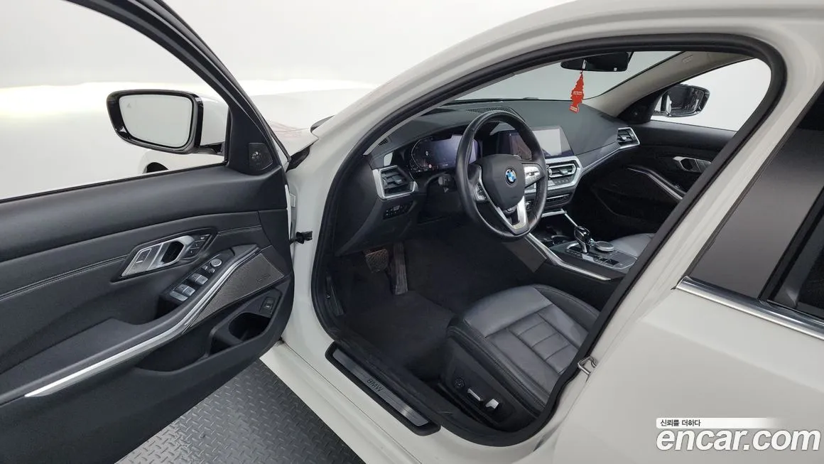 BMW 3-Series 2021 из KR, фото 10