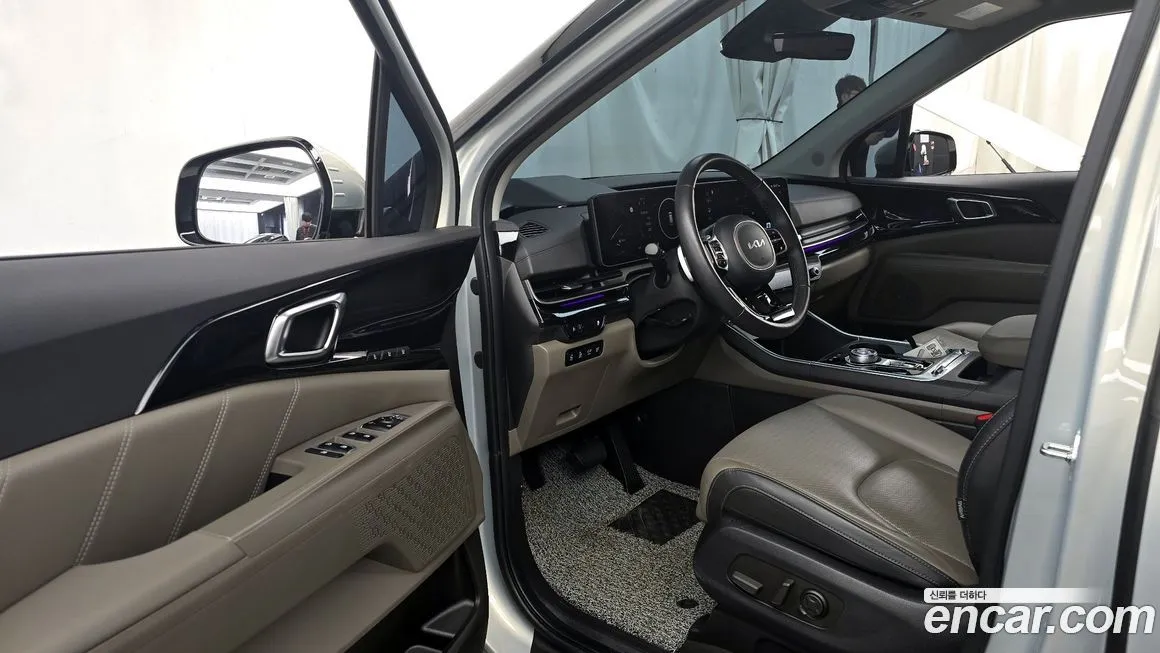 Kia Carnival — фото 10