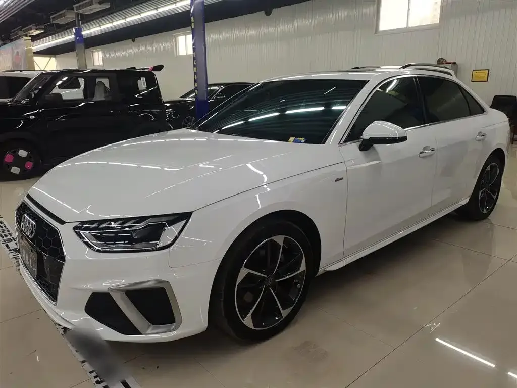 Audi A4L 2021 из CN, фото 1