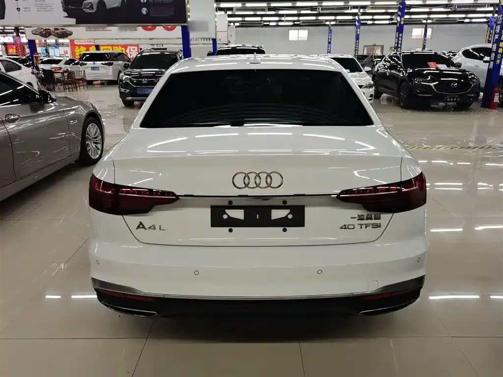 Audi A4L 2021 из CN, фото 7