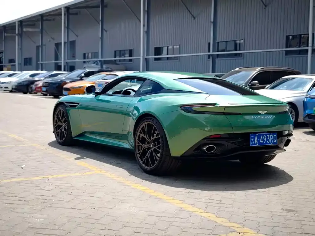 Aston Martin DB12 2024 из CN, фото 10