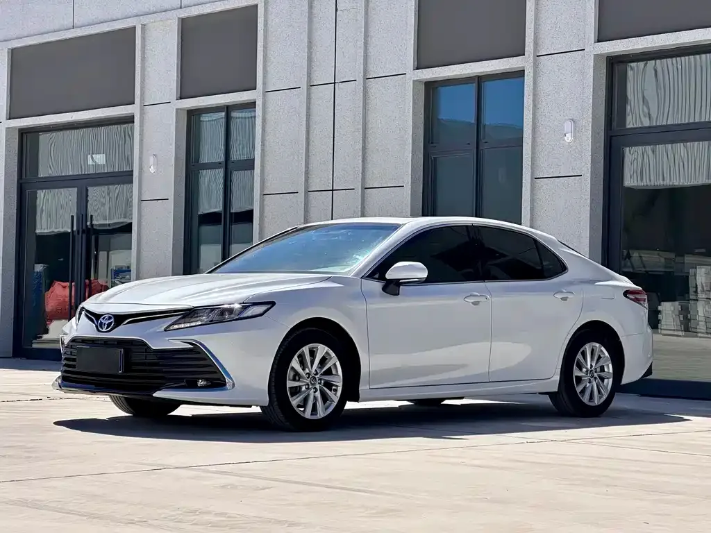 Toyota Camry 2023 из CN, фото 1