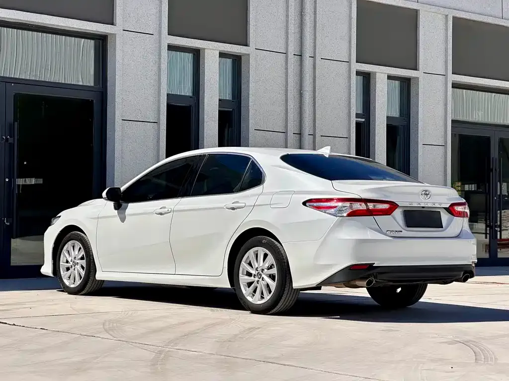 Toyota Camry 2023 из CN, фото 10