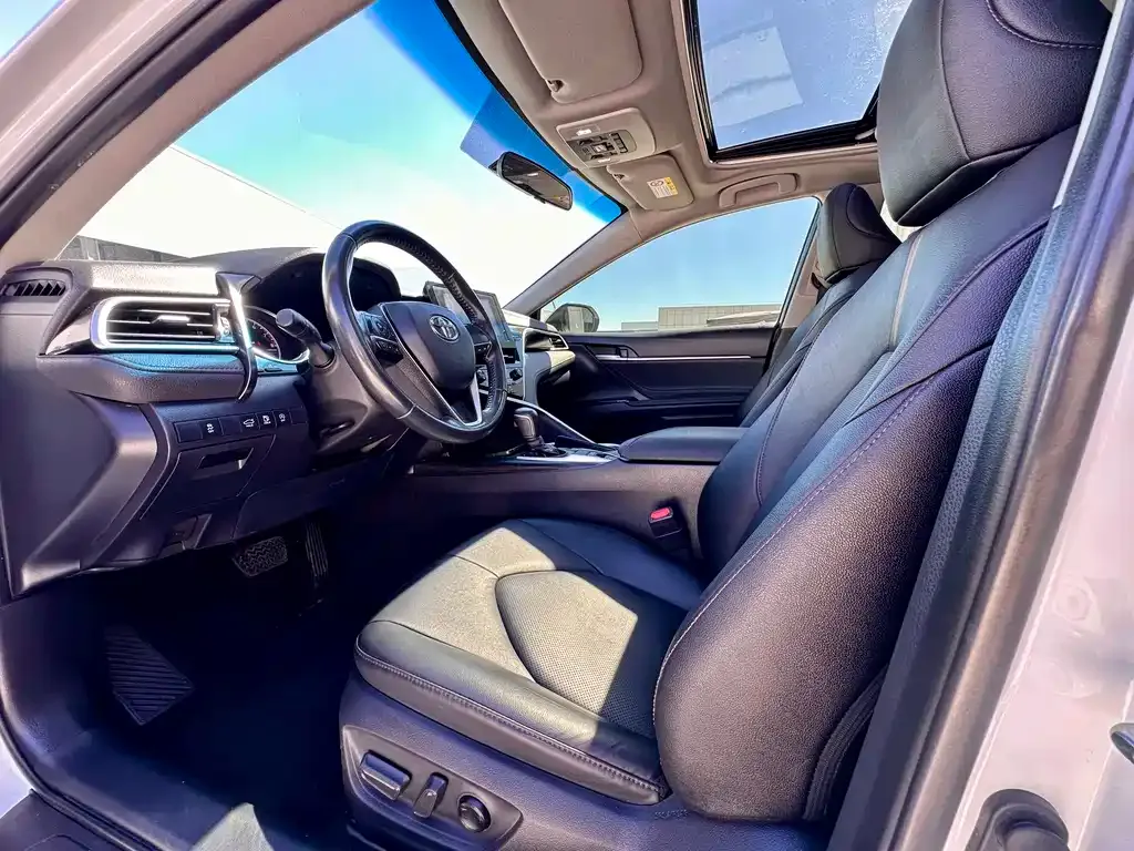 Toyota Camry 2023 из CN, фото 4