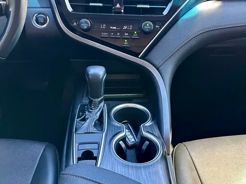 Toyota Camry 2023 из CN, фото 7