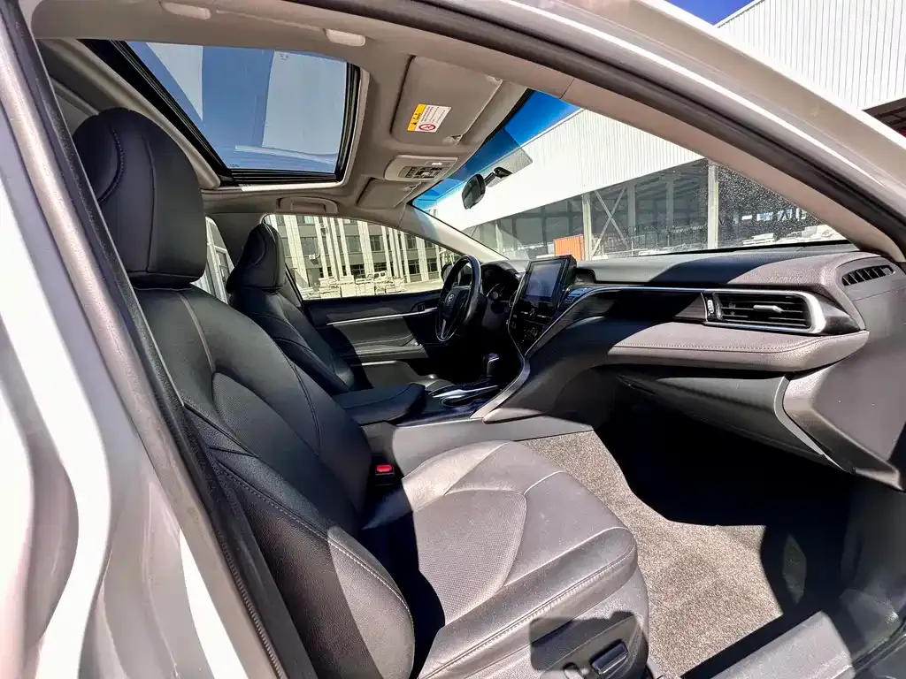 Toyota Camry 2023 из CN, фото 8