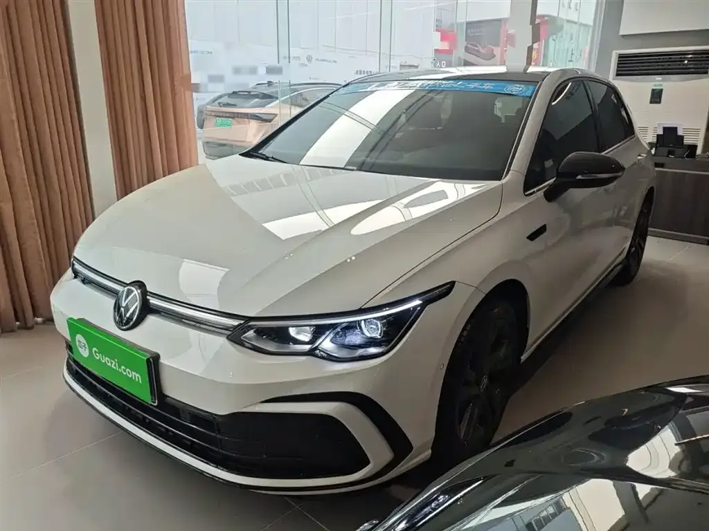 Volkswagen Golf 2023 из CN, фото 2