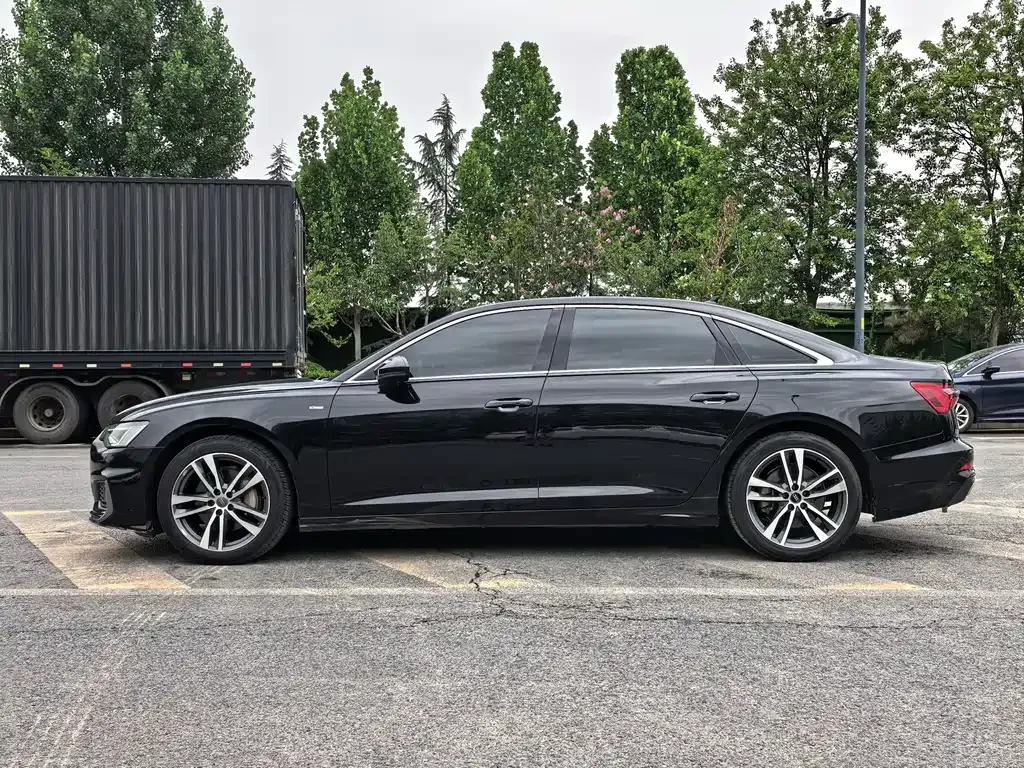 Audi A6L 2022 из CN, фото 4