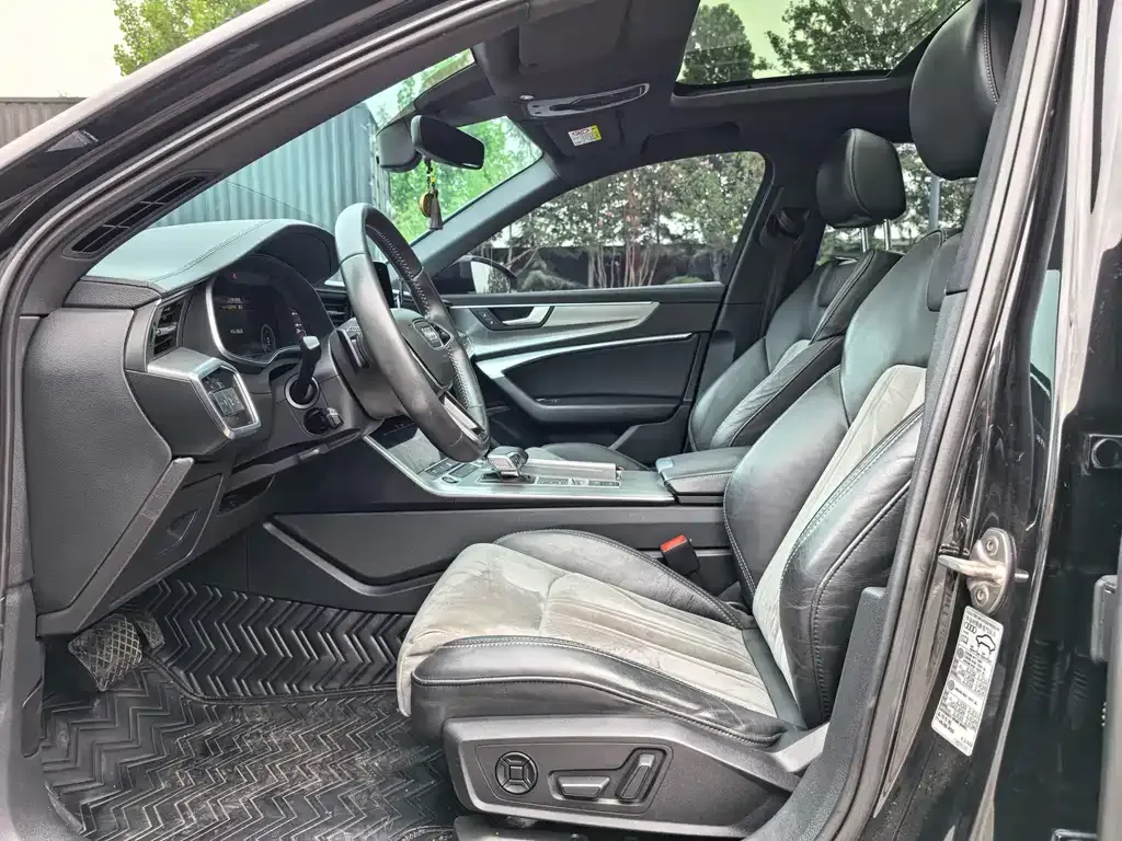 Audi A6L 2022 из CN, фото 8