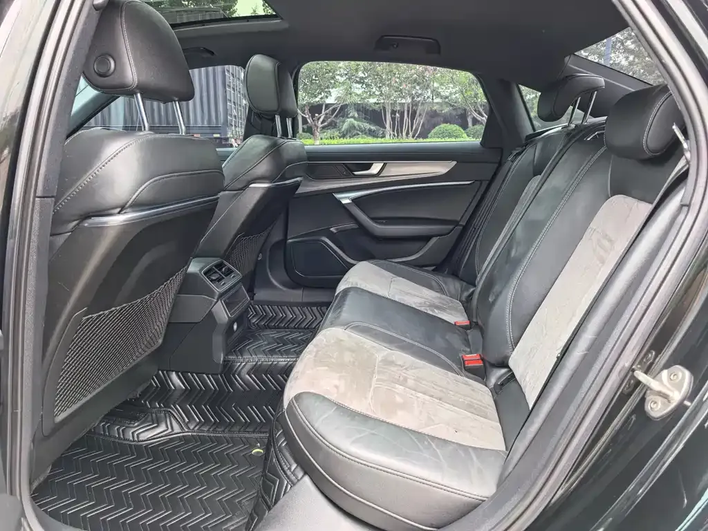 Audi A6L 2022 из CN, фото 9