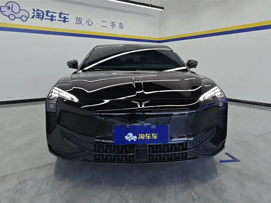 Hongqi EH7 2024 из CN, фото 2