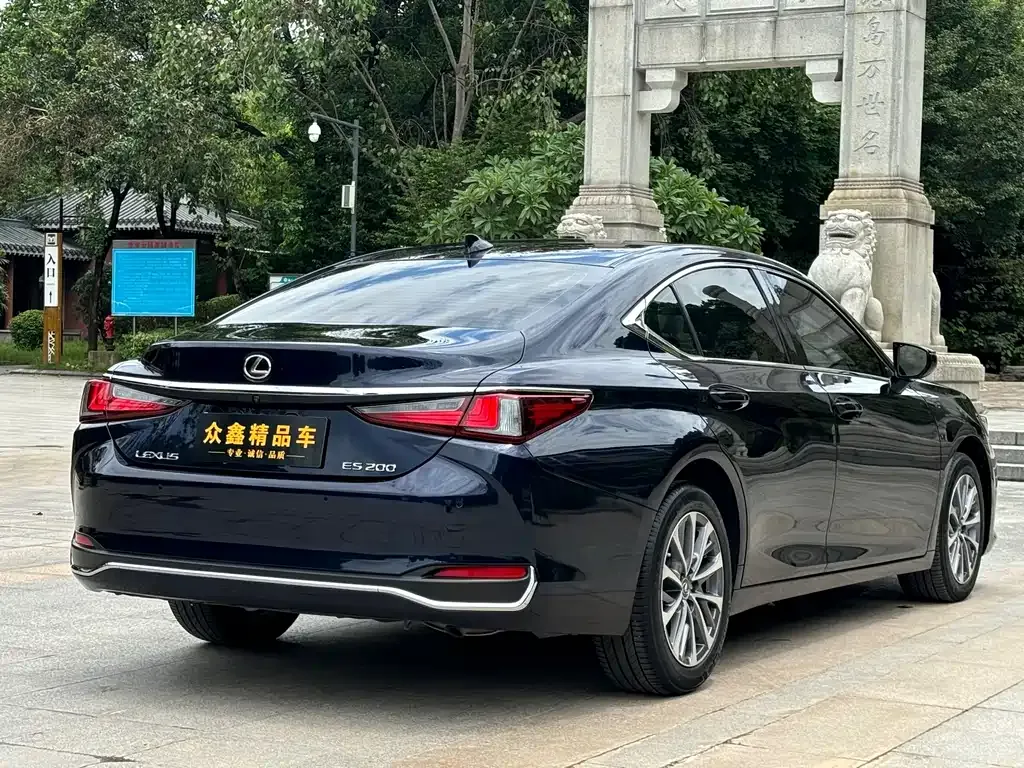 Lexus ES — фото 10