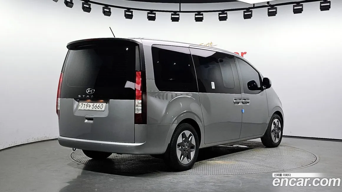 Hyundai Staria — фото 2
