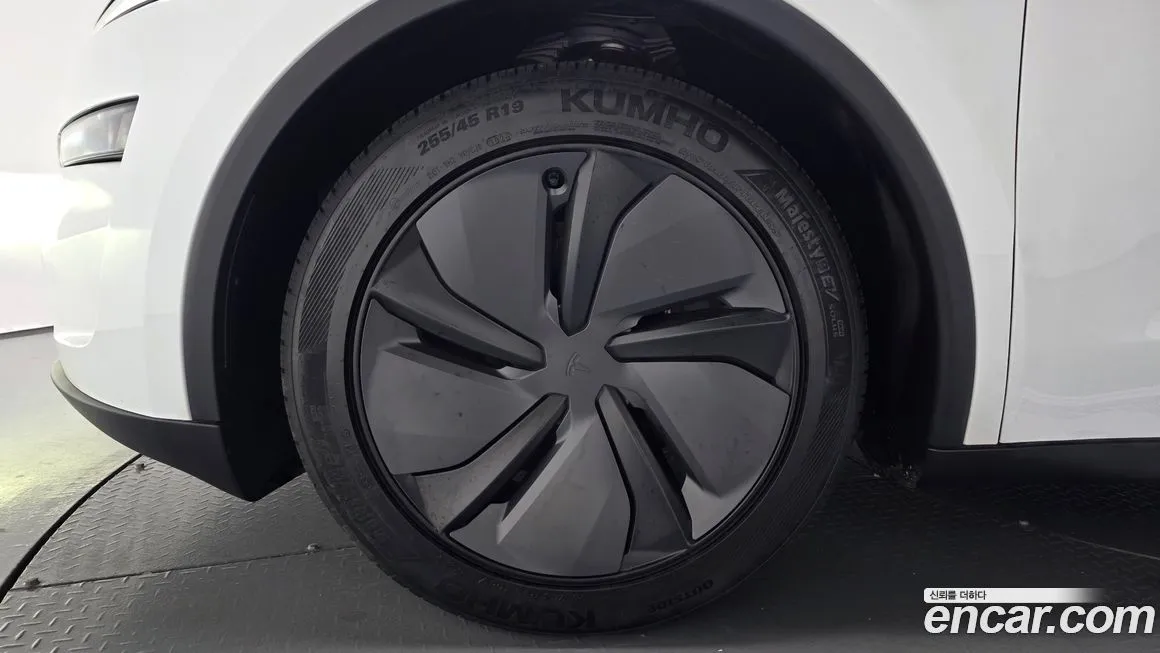 Tesla Model Y 2025 из KR, фото 5