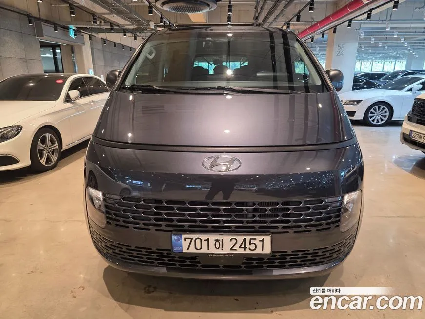 Hyundai Staria