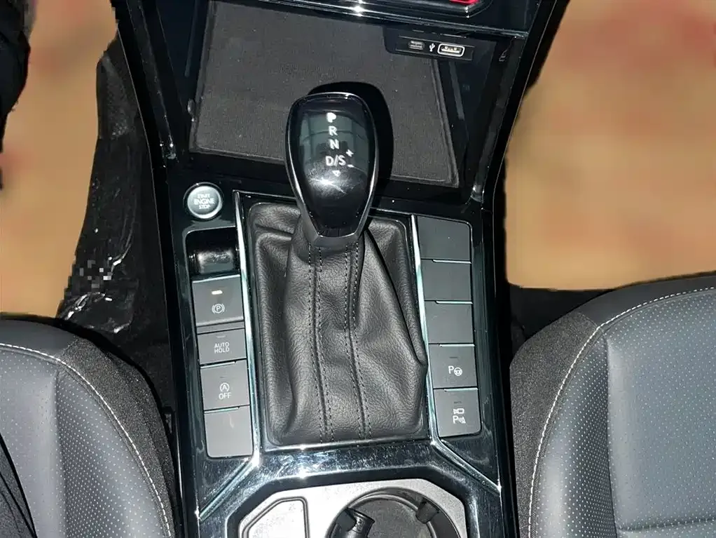 Volkswagen Passat 2024 из CN, фото 10