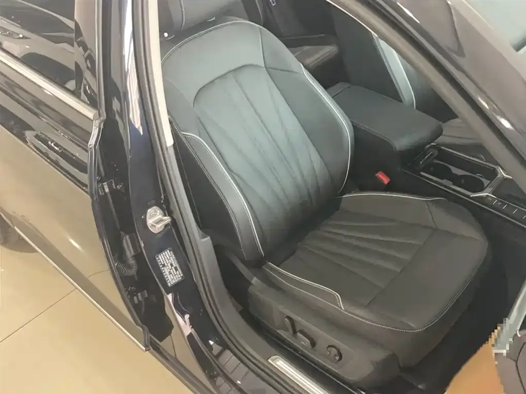 Volkswagen Passat 2024 из CN, фото 3