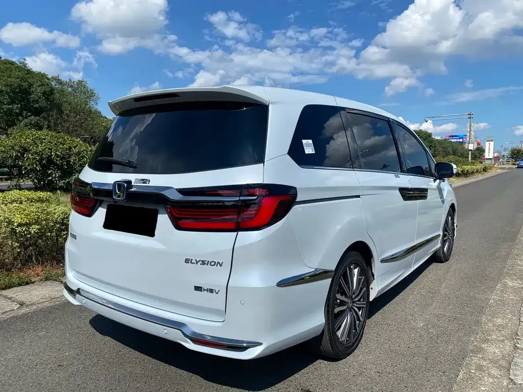 Honda Elysion 2025 из CN, фото 4