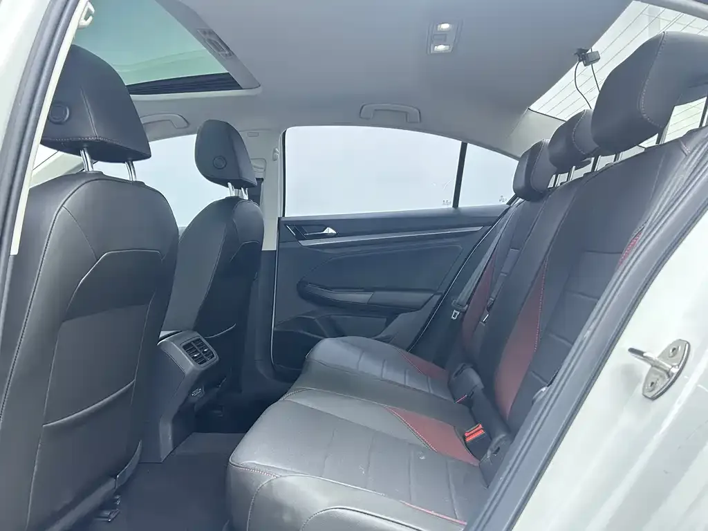 Volkswagen Bora 2022 из CN, фото 9