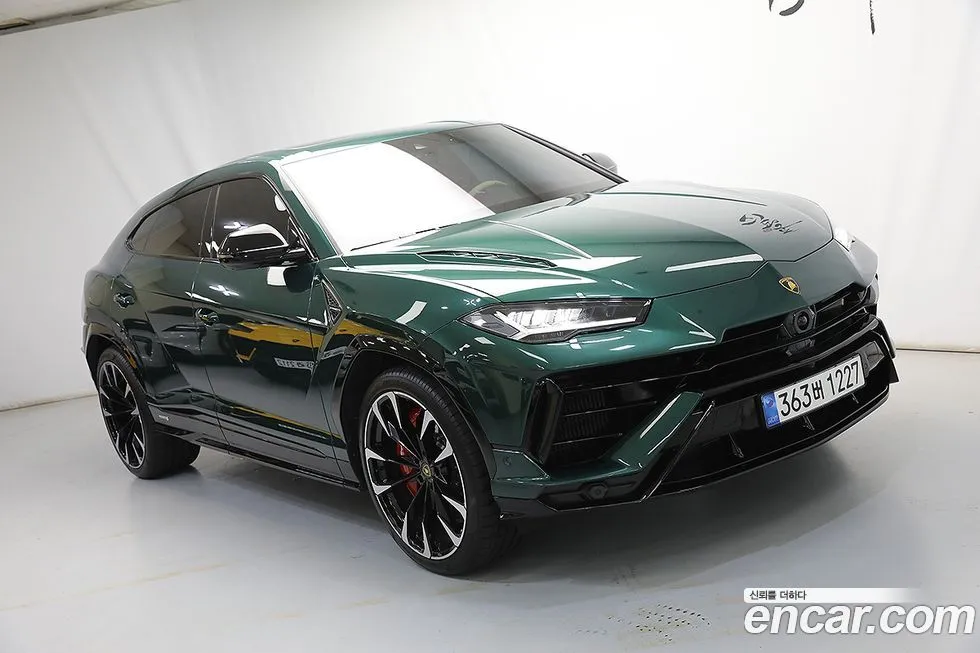 Lamborghini Urus — фото 1