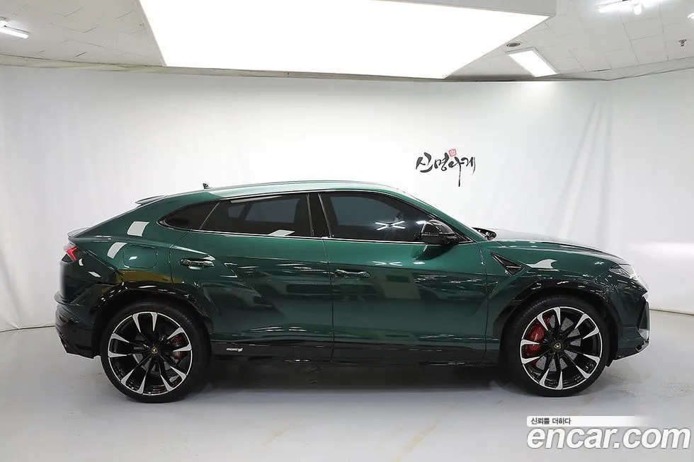 Lamborghini Urus — фото 3