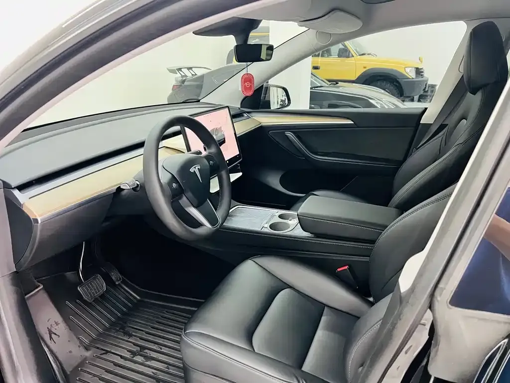 Tesla Model Y 2023 из CN, фото 9