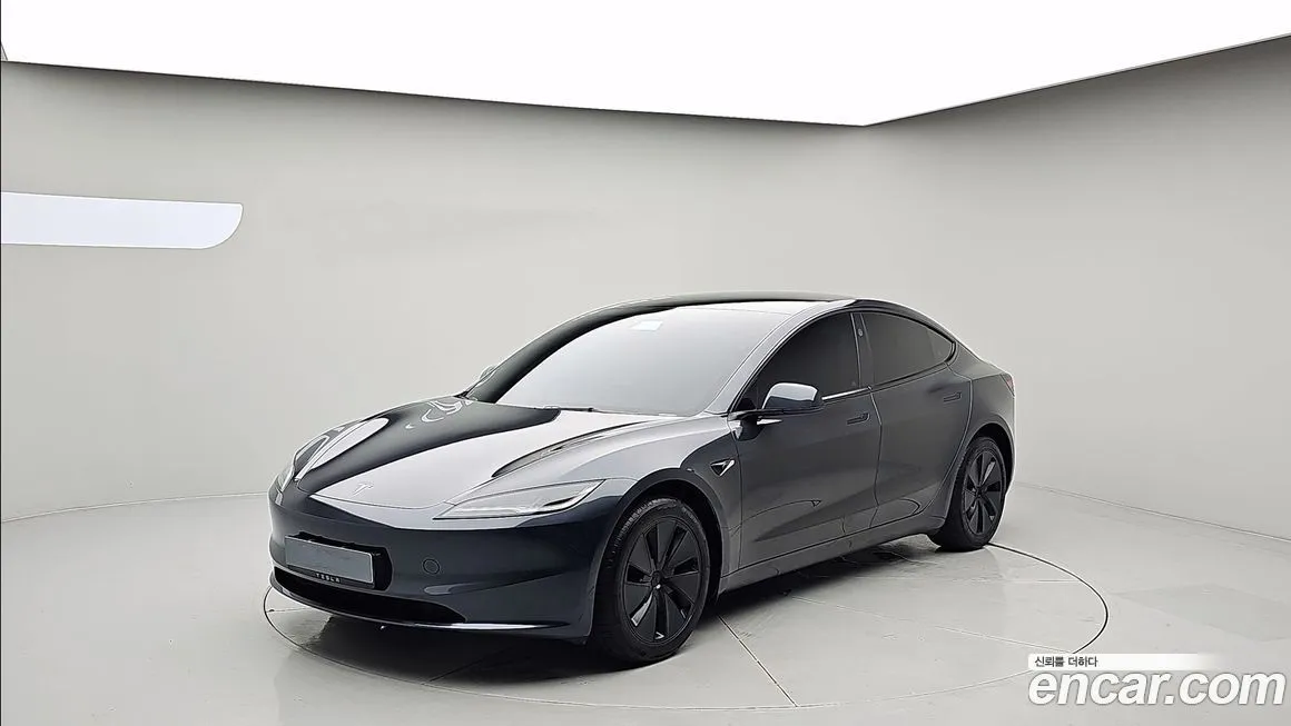 Tesla Model 3 — фото 1