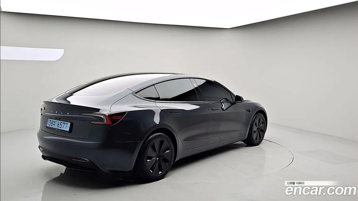 Tesla Model 3 — фото 2