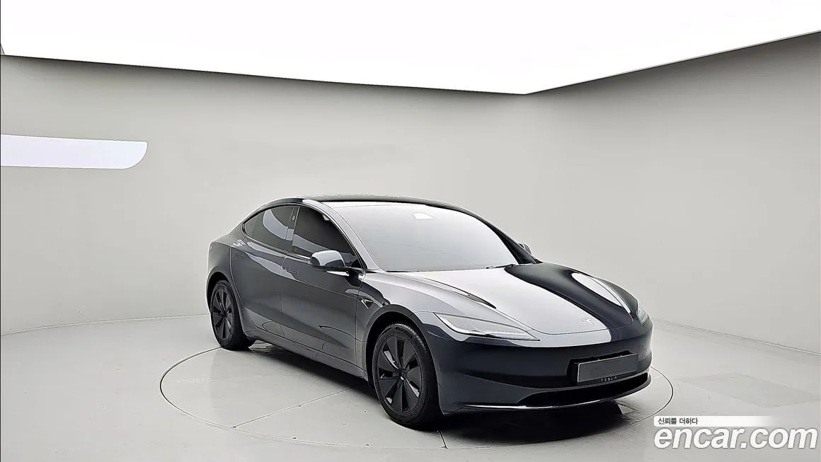 Tesla Model 3 — фото 3