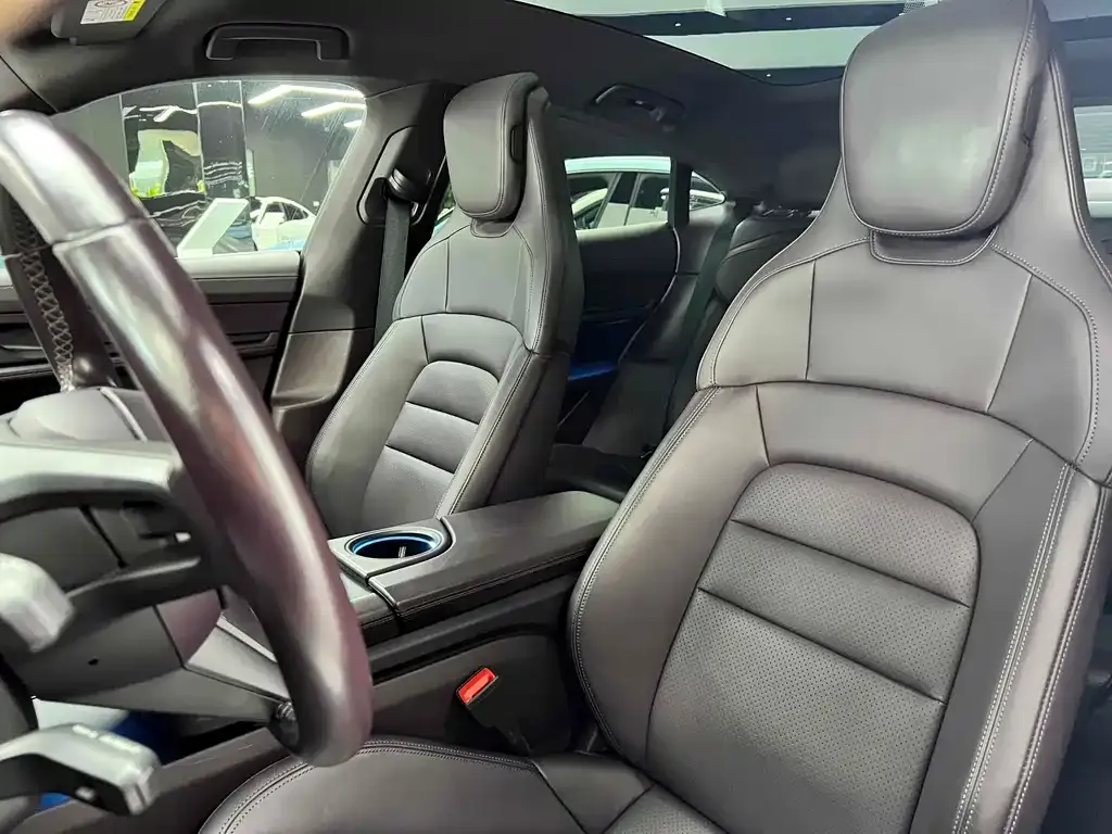 Porsche Taycan 2021 из CN, фото 8