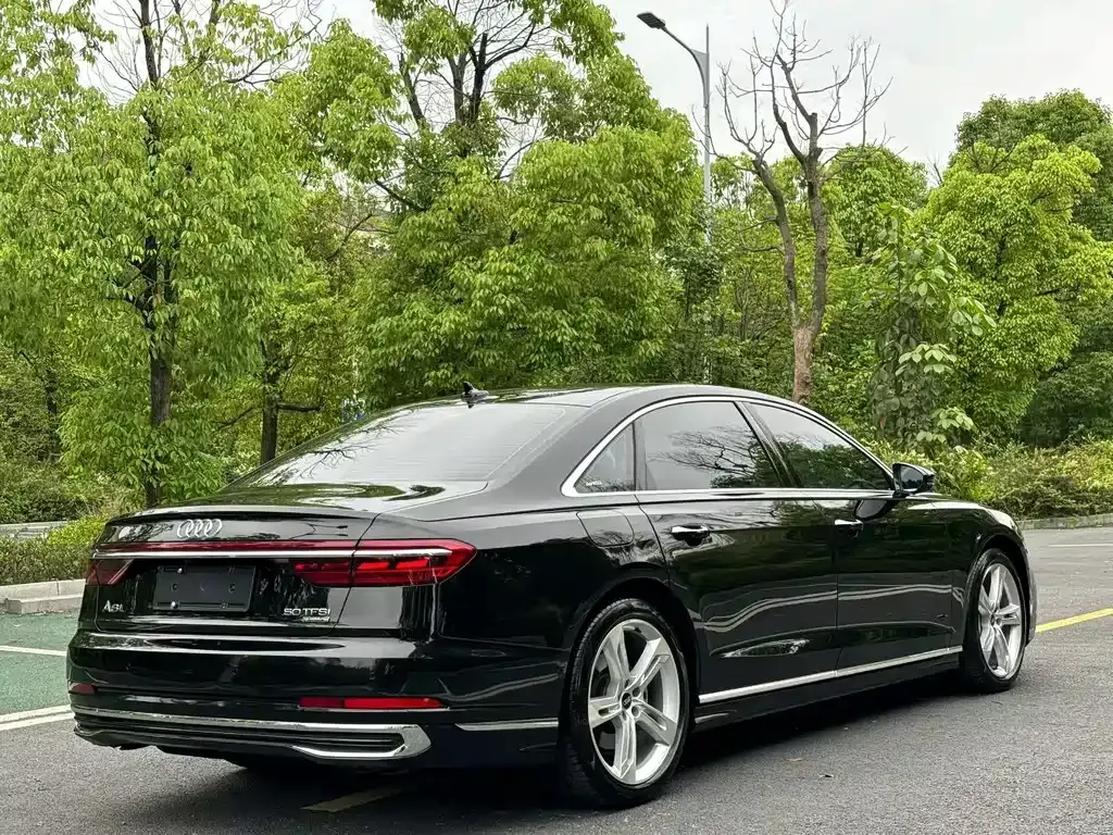 Audi A8 2024 из CN, фото 4