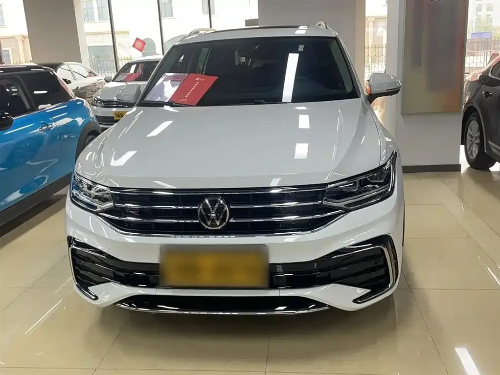 Volkswagen Tiguan L — фото 8