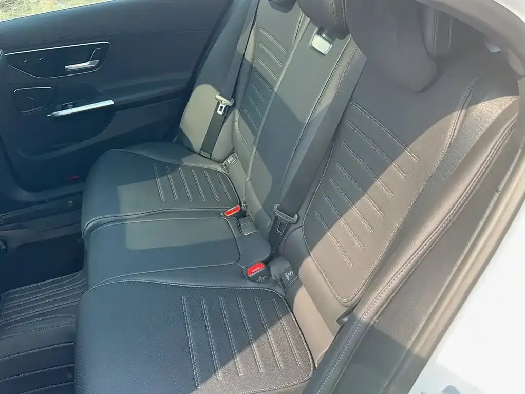 Mercedes-Benz C-Class 2024 из CN, фото 8