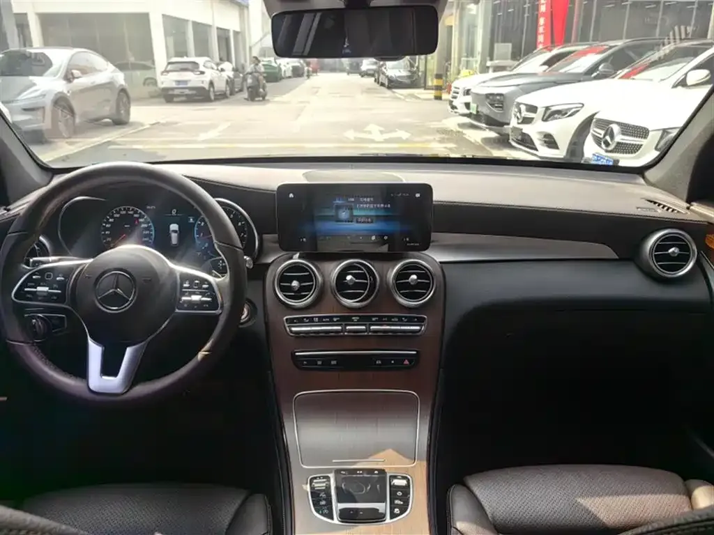 Mercedes-Benz GLC — фото 10