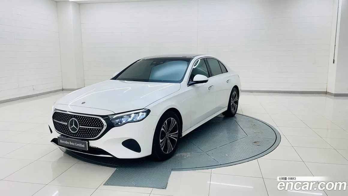 Mercedes-Benz E-Class — фото 1