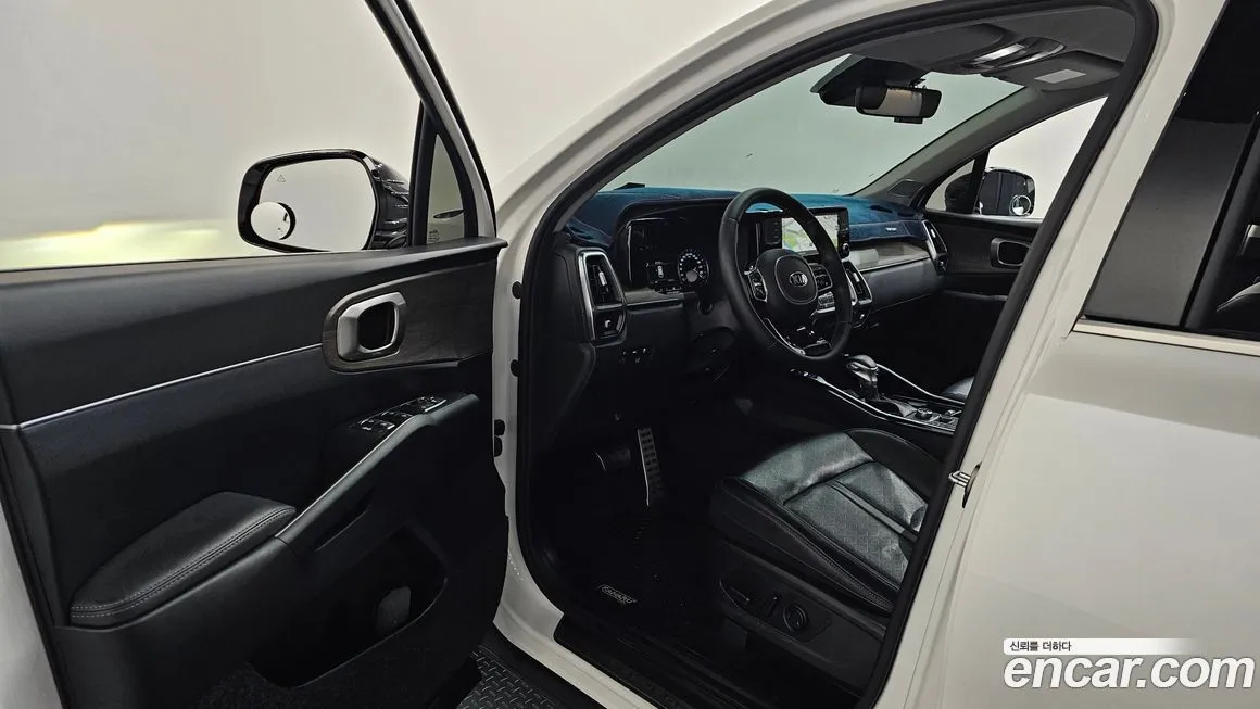 Kia Sorento — фото 10