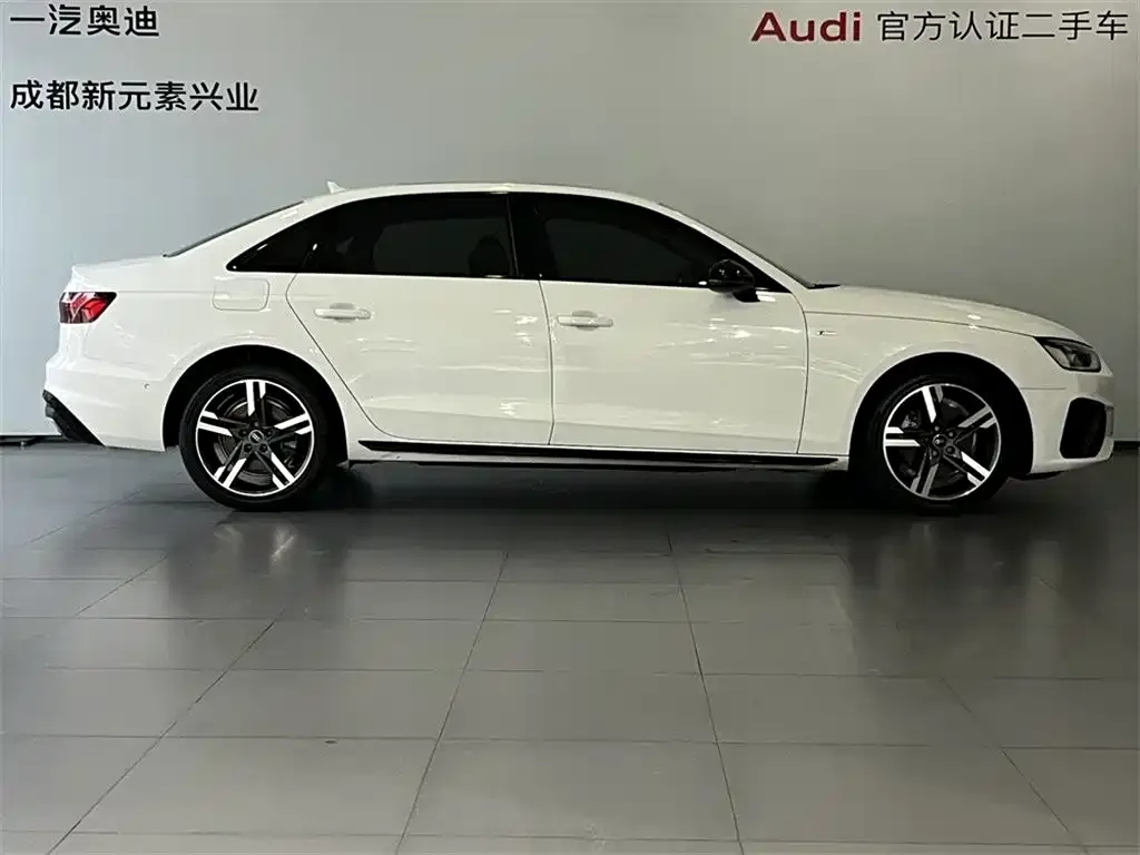 Audi A4L 2023 из CN, фото 3