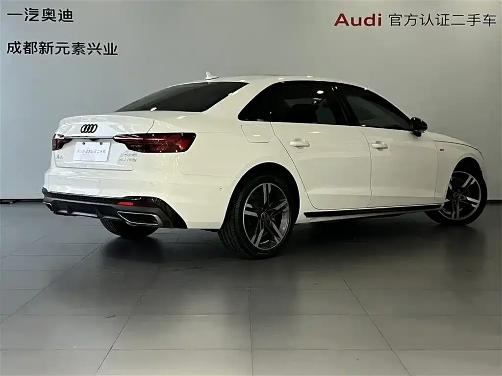 Audi A4L 2023 из CN, фото 4