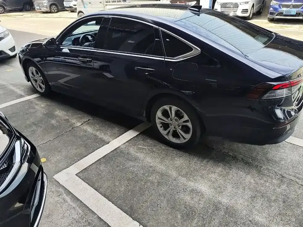 Honda Accord — фото 7