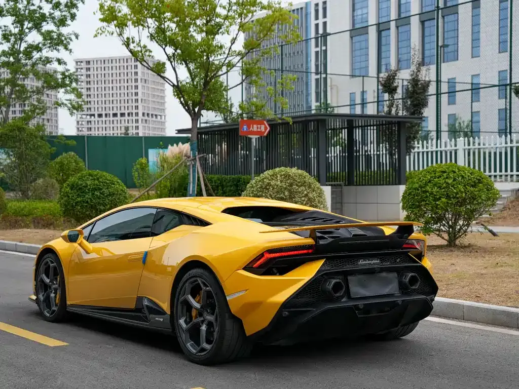 Lamborghini Huracan — фото 5