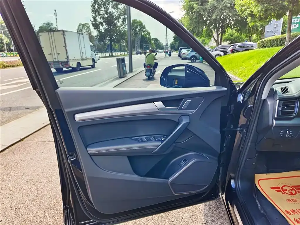 Audi Q5L 2024 из CN, фото 6