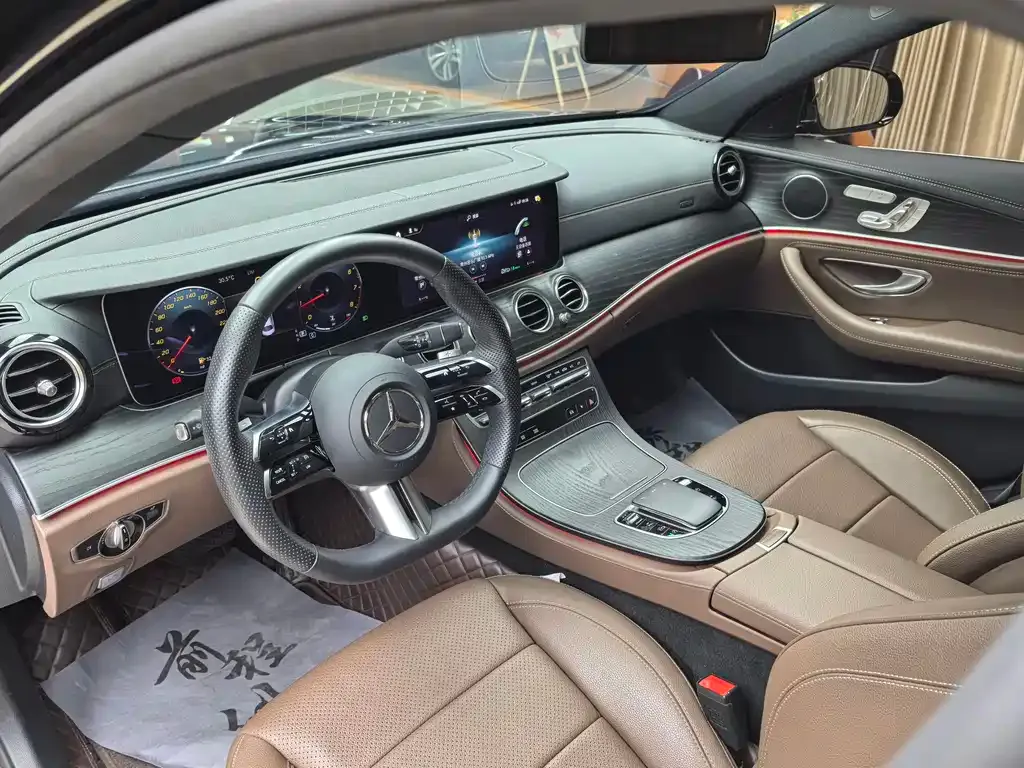 Mercedes-Benz E-Class — фото 5