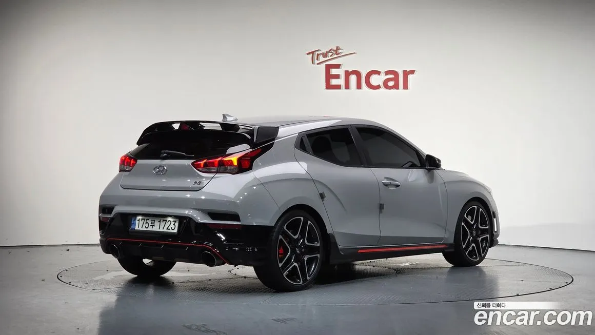 Hyundai Veloster — фото 2